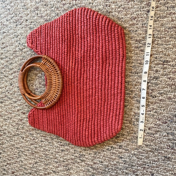 NWOT “Straw Studios” Coral Circle Rattan Handbag w Wooden Handle 16” x 14” - Picture 2 of 13